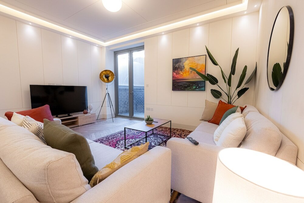 Фото Luxe Five Bedroom House near Chalk Farm