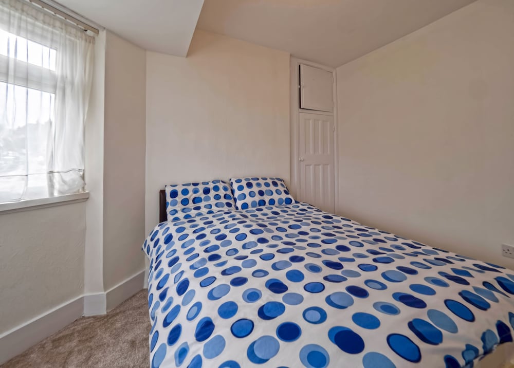 Фото 2 Bedroom Apt in Residential Locality