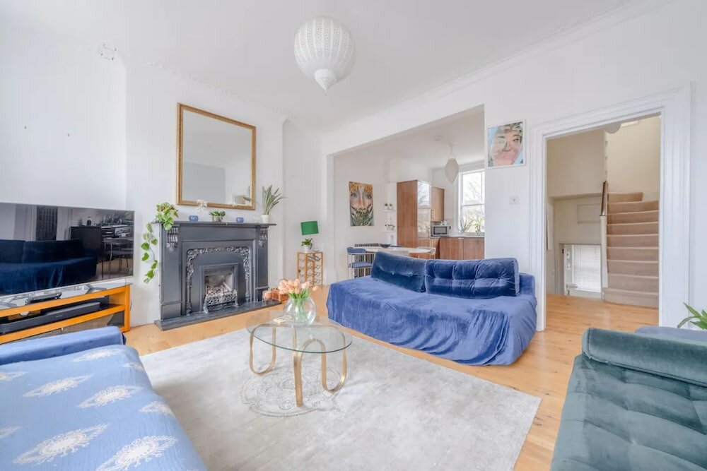 Фото Beautiful and Central 3 Bedroom Retreat in Angel