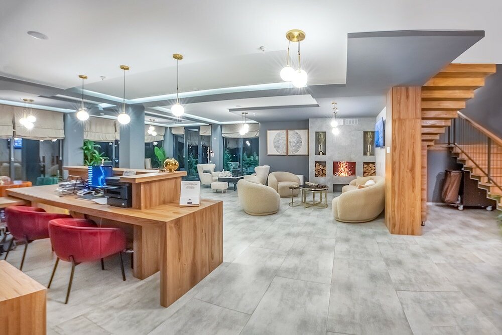 Фото Solo Grand Boshuri Hotel