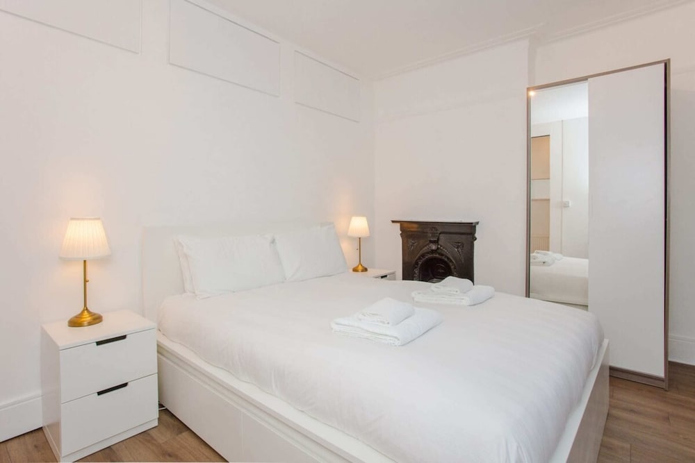 Фото Mountgrove Road Spacious 2 Bedroom Flat