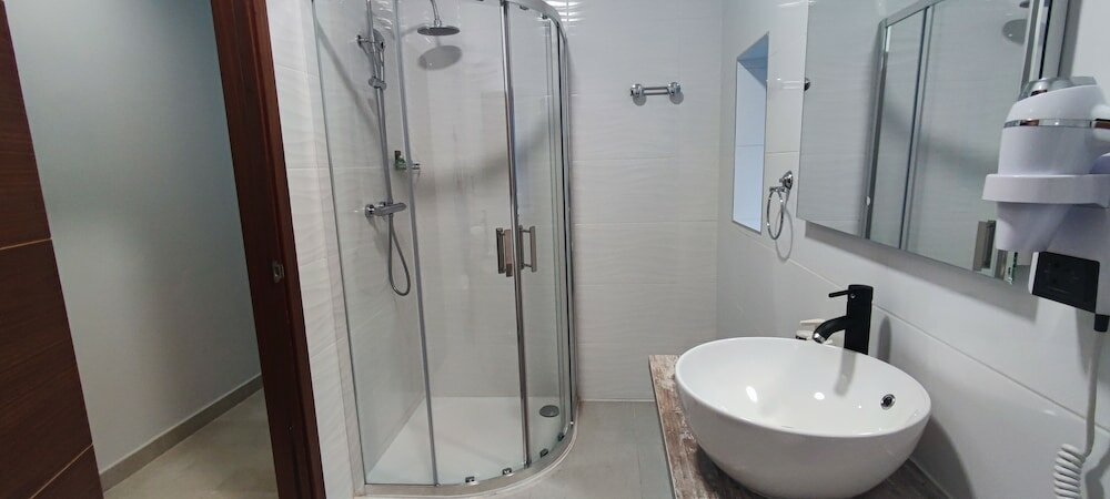 Фото Square Hôtel - Nimes