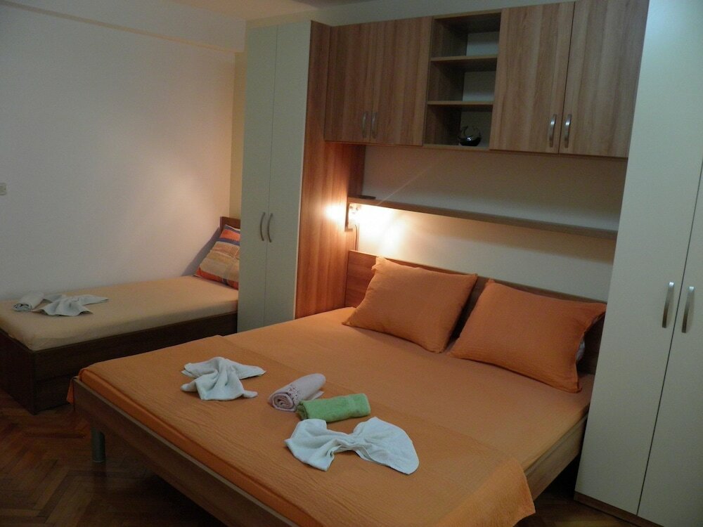 Фото Angela - With Beautiful Courtyard - Sa3