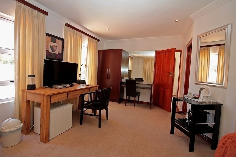 Фото Kwantu Guesthouses