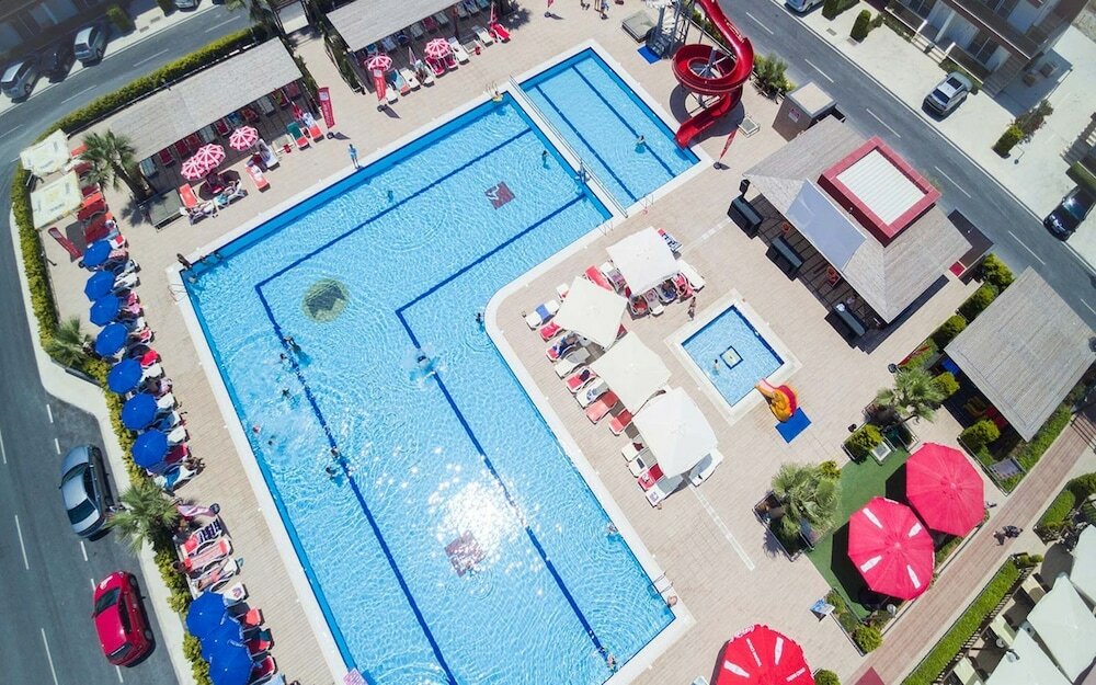 Фото Studio Apartment at Longbeach