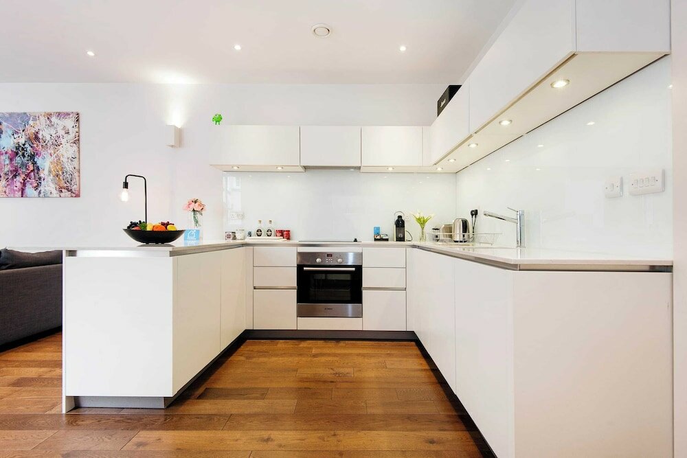 Фото Bright Space Near Sherlock Holmes Museum