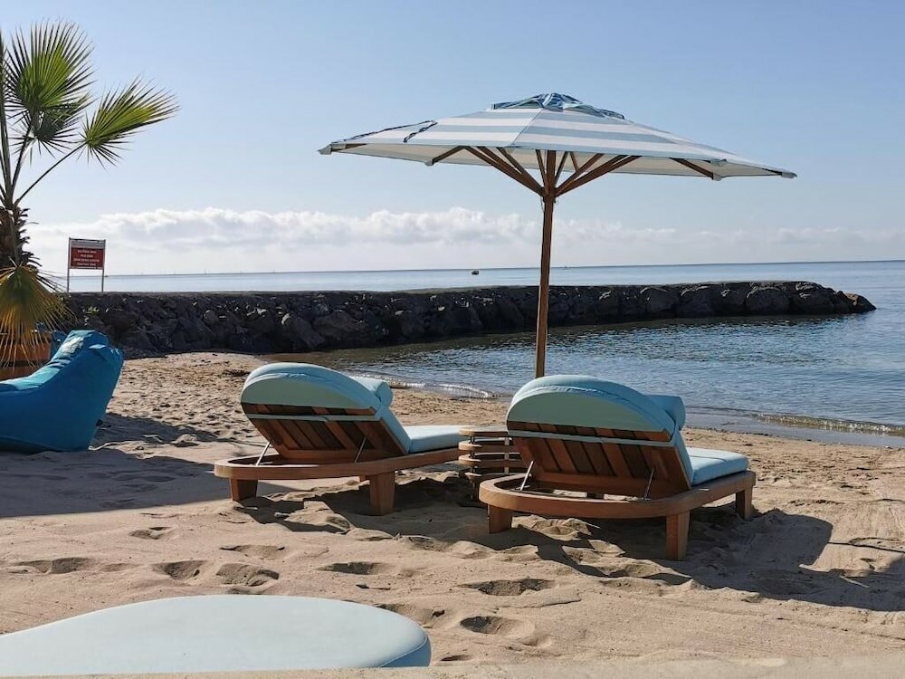 Фото Marty's Beachfront Apartments