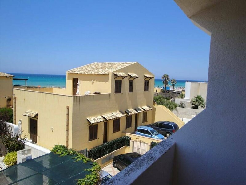 Апартаменты The Sisters House -100 Meters From the sea