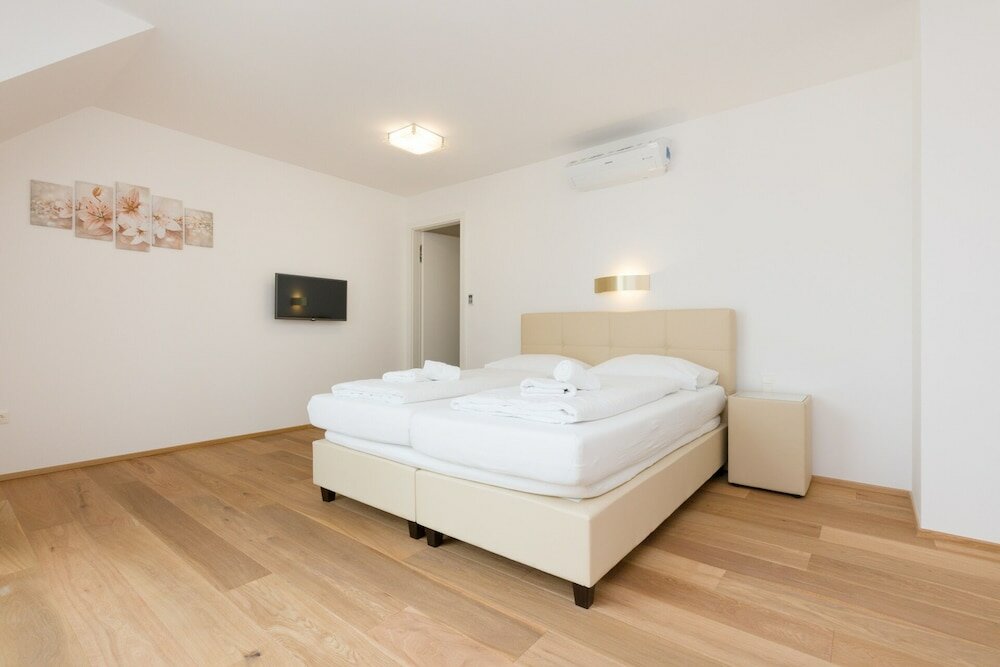 Фото City Center Tabor Luxury Apartments