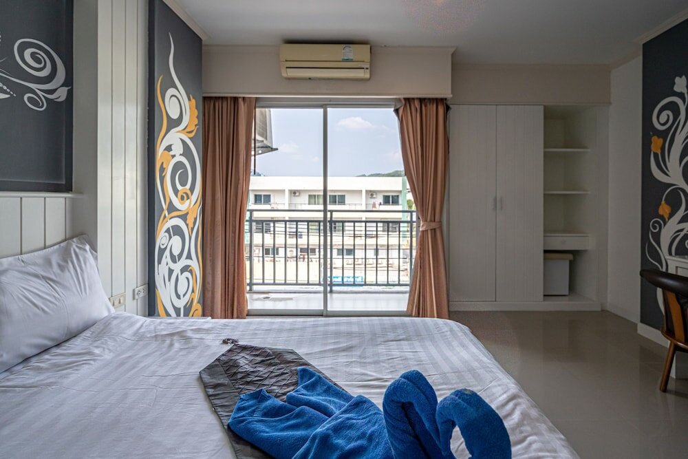 Фото Santi White House Patong Hotel