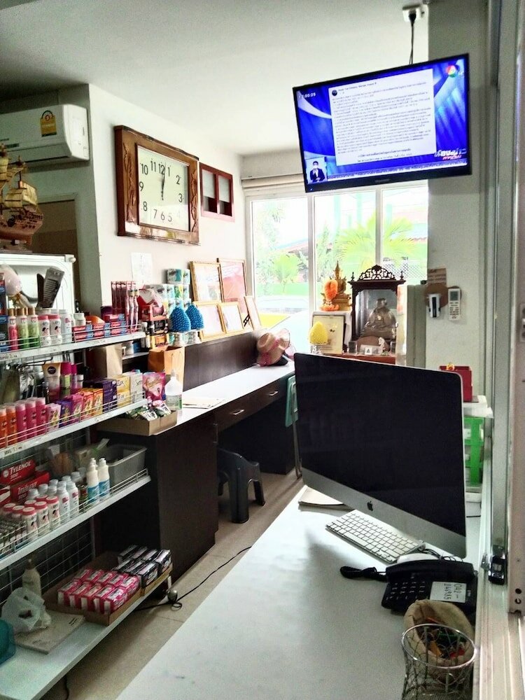 Фото OYO 75399 Choktipparat Place