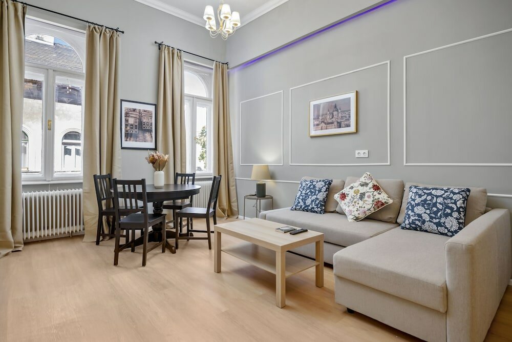 Фото Venus Apartments - Akacfa street I