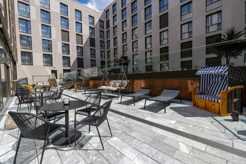 Фото Radisson Hotel & Suites Zurich 