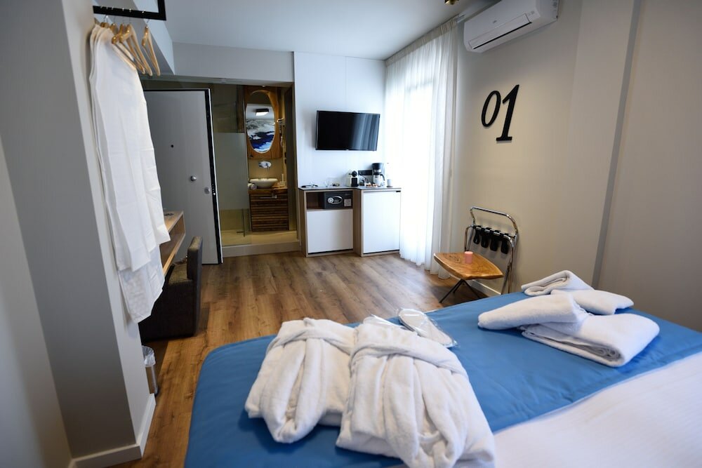 Фото Magnifique Luxury Suites