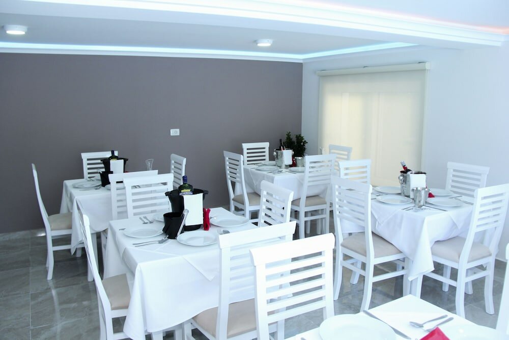 Фото Atlantis Hotel & Apartments