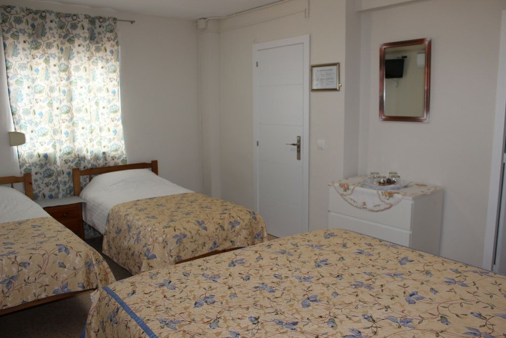 Фото Pensión El Parque