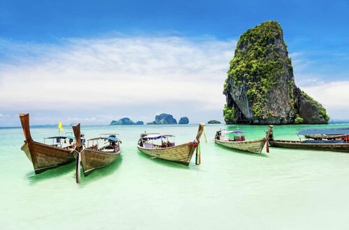 Bangla Thai Escape 7-10 min walk