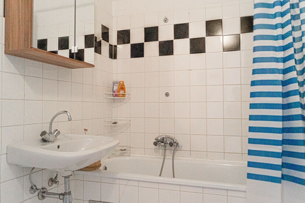 Фото Modern Apartment in The Heart of Vienna 7