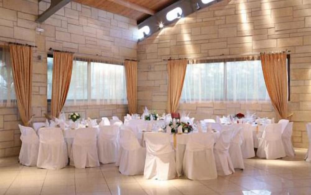 Фото Parnis Palace Hotel Suites