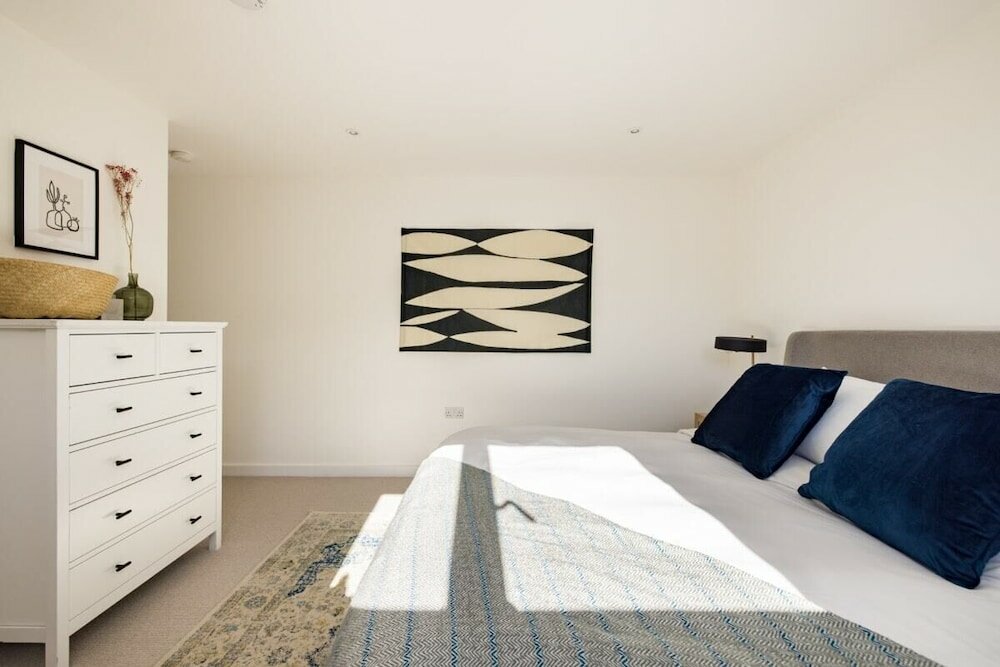 Фото The London Loft - Glamorous 2bdr Flat With Parking