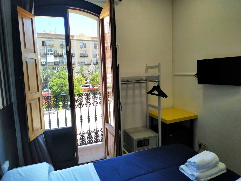 Фото Flats Friends Plaza de la Reina