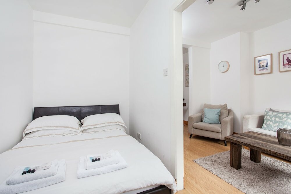 Фото Basic Apartment for Two Amazing Location