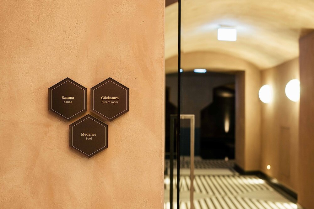 Фото Botaniq Castle of Tura