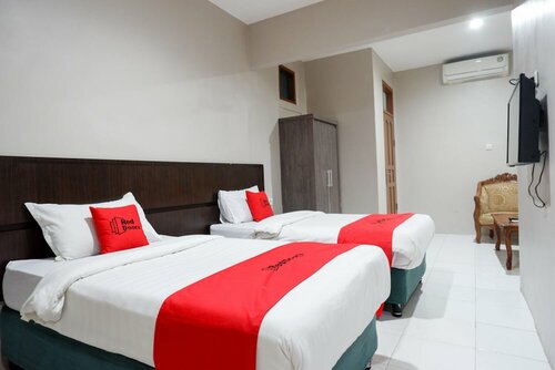 Гостиница RedDoorz Plus near Haluoleo University в Кендари