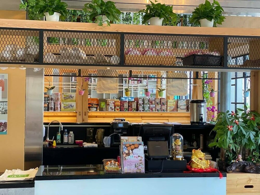 Фото Comin' Place