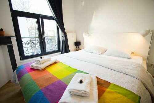 Гостиница Unit 9 - Vibrant Room Near Avenue Louise Best Location