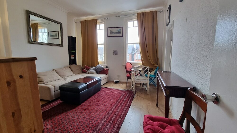 Фото Extra Large One Bedroom Flat With Parking