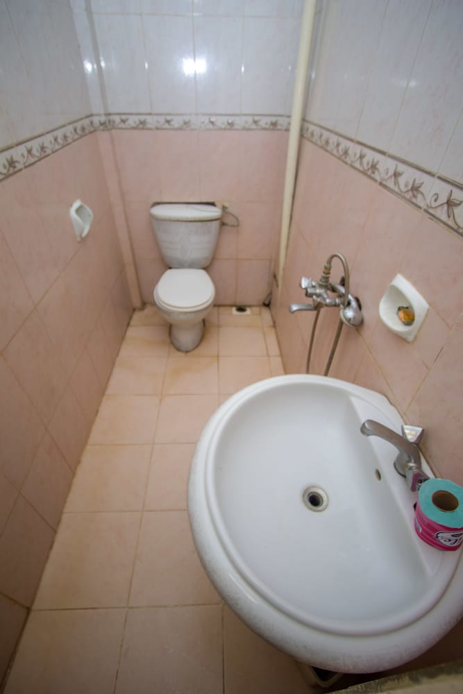 Фото Mwana Highway Hotel Iganga