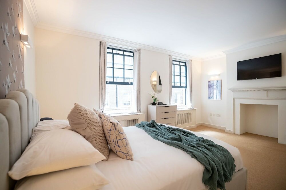 Фото Huge 4br Home near Liverpool St Station