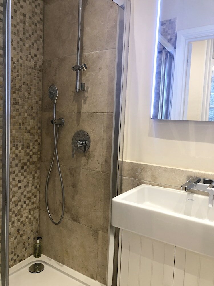 Фото Stylish Maisonette and studio in Victoria