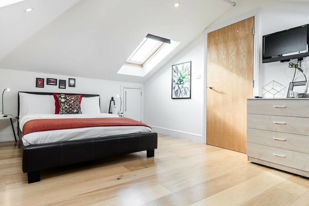 Фото Cosy 1 bedroom in Belsize Park