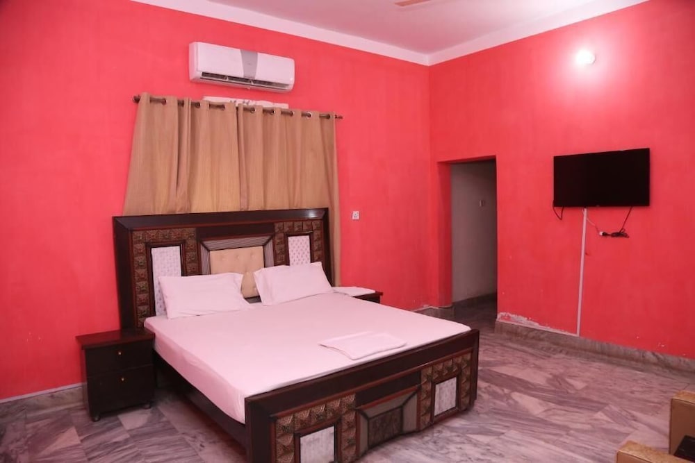 Фото Hotel Sareena Residence