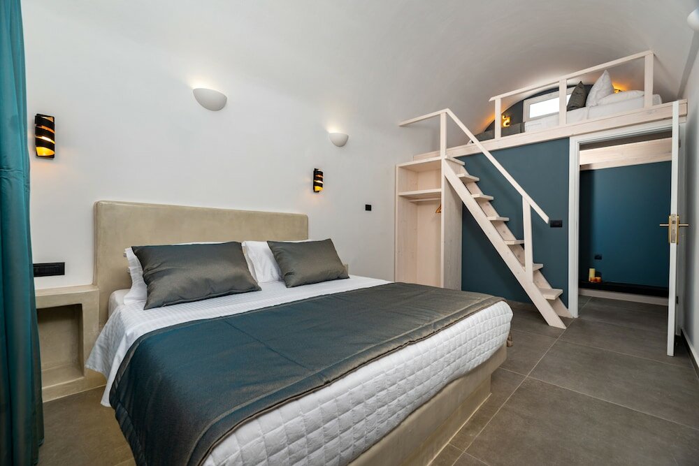 Фото The Penthouse Santorini