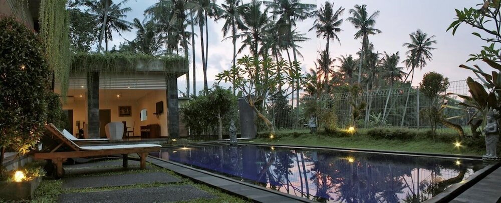 Фото Long Lane Homestay Bali