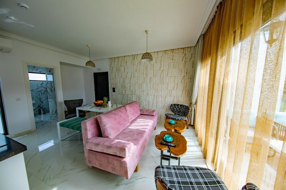 Фото Beach Walk Luxury Suites