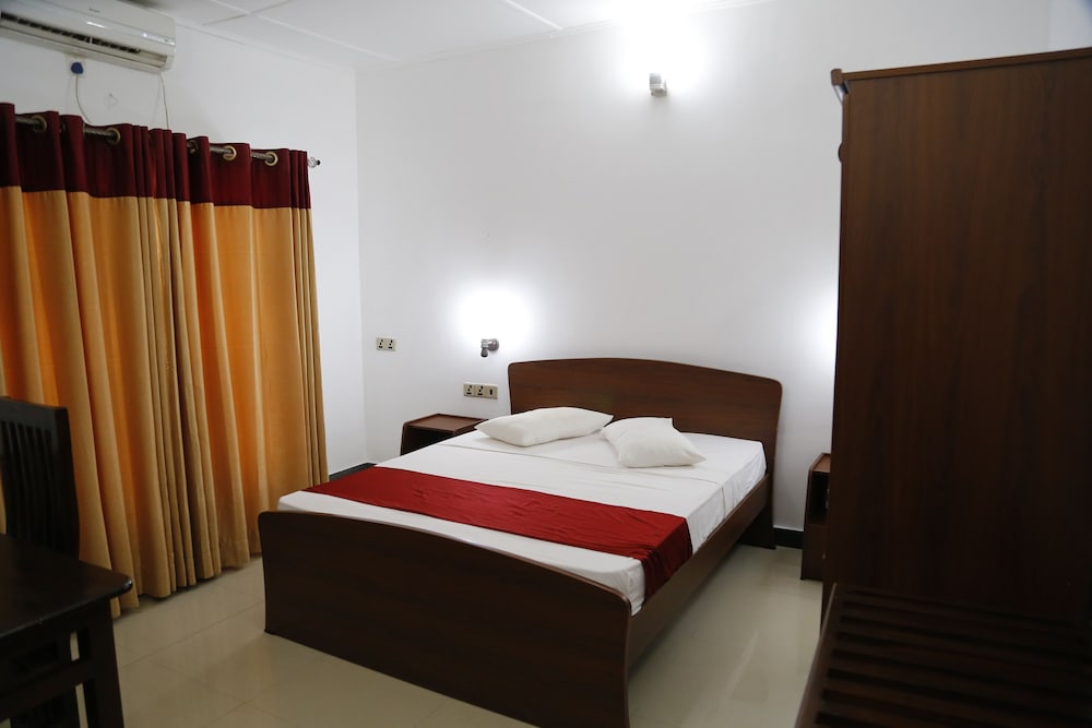 Фото Ananthi Hotels