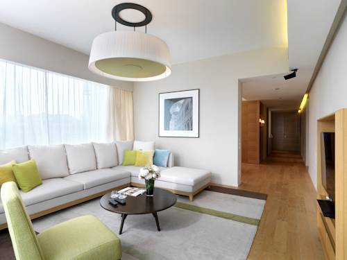 Фото Lanson Place Bukit Ceylon Serviced Residences