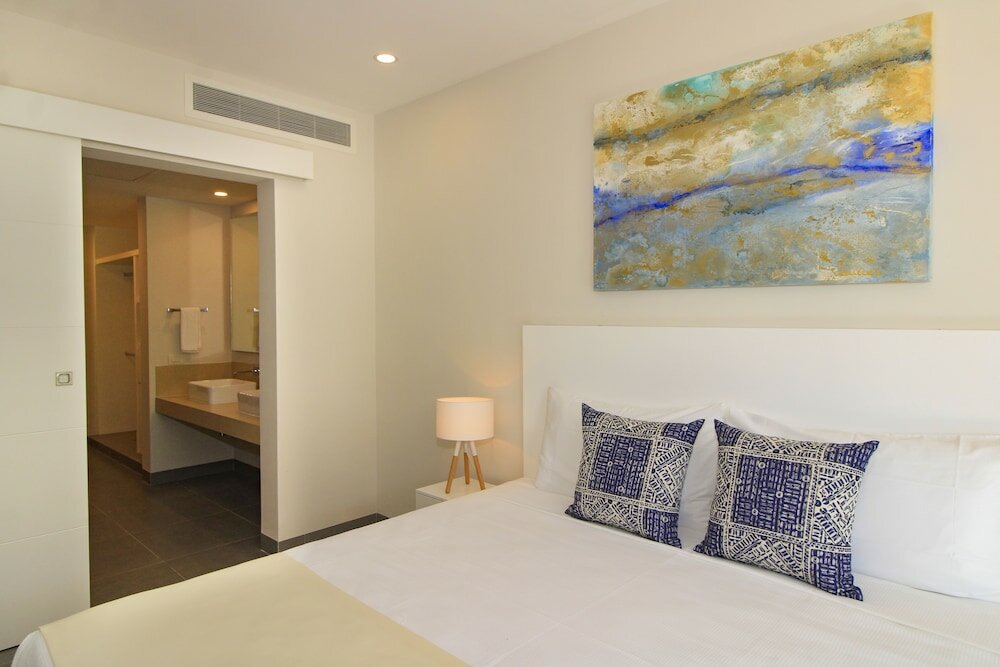 Фото Nick Price Apartments by Spot Rentals