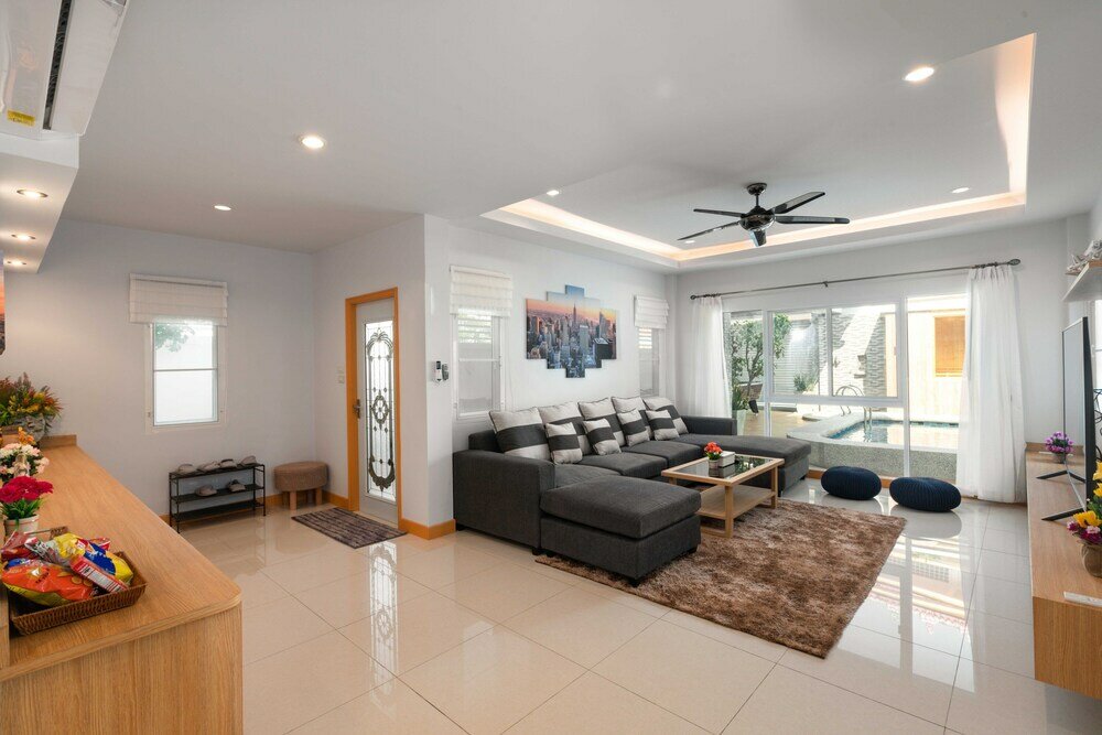 Фото Luxury Pool Villa 6br