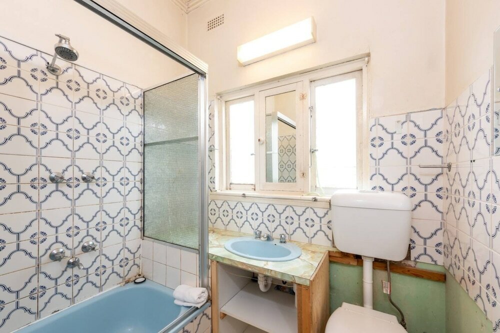 Фото 3 Bedroom Unit in the Heart of Beautiful Northcote