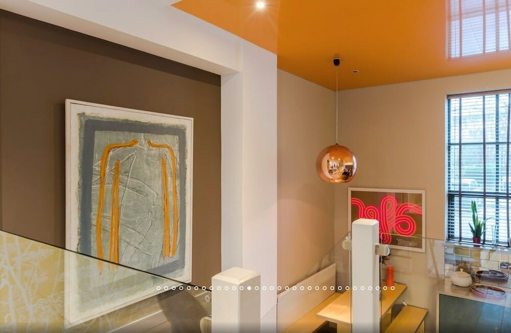 Фото Neon Dream Playfull 2 bedroom