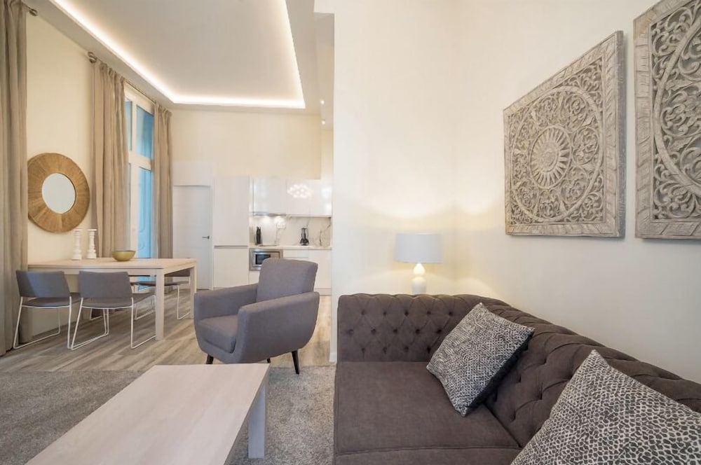 Фото Fresh Velazquez Apartments