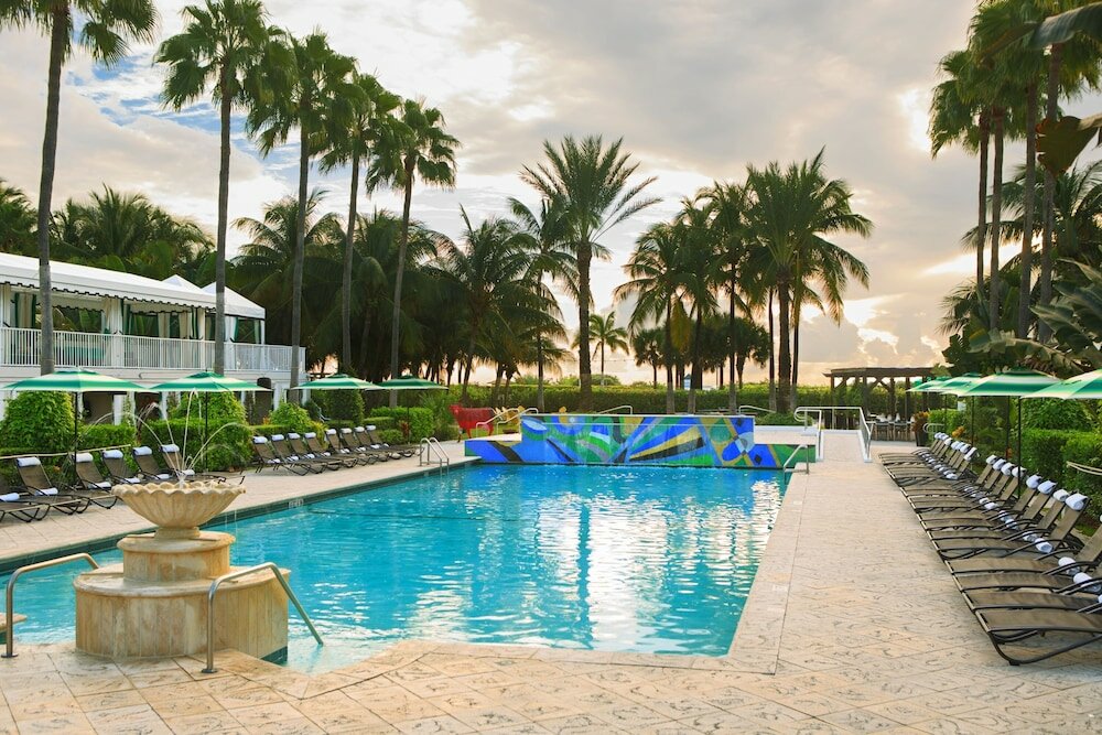 Фото Kimpton Surfcomber Hotel, an Ihg Hotel