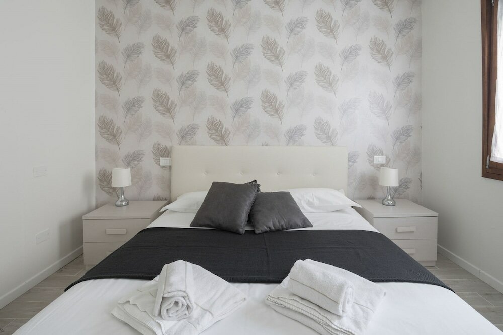 Фото Apartments in San Marco with Canal View