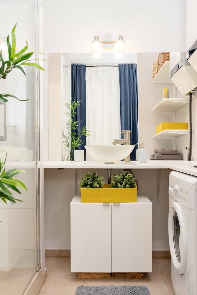 Фото Luxurious and Bright, 5 min walk to city center