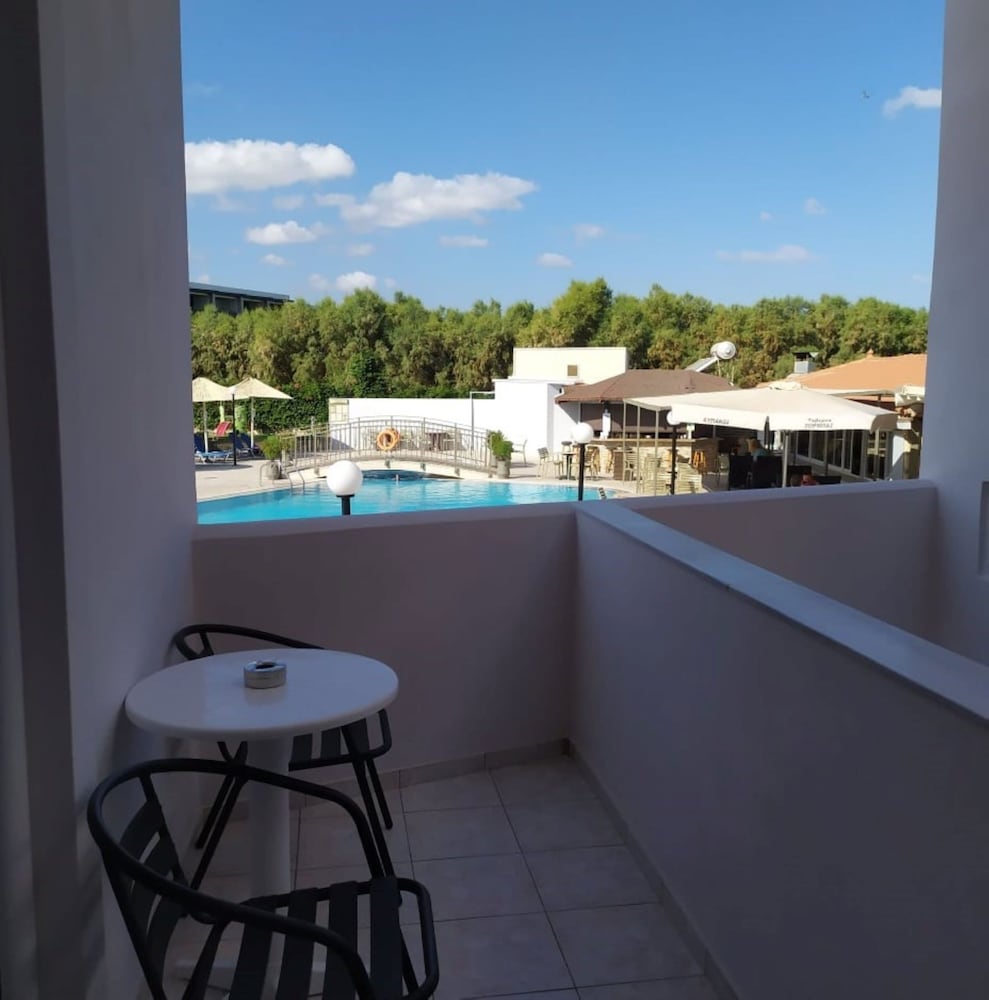 Фото Апарт-отель Sole Mare Seaside